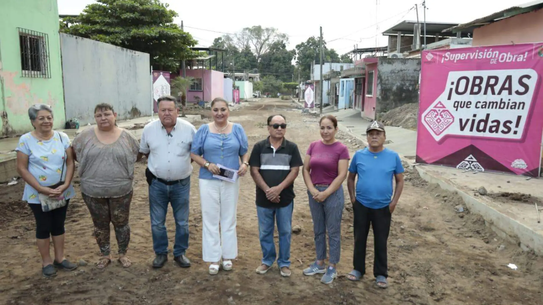 alcaldesa supervisa obra